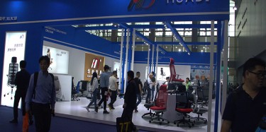 如何確保展覽展示設計搭建時間內效率完成？